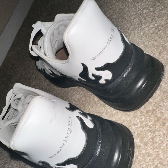 AUTHENTIC Alexander McQueen Flame Sneakers - Picture 3 of 3